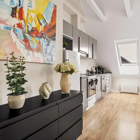 Rosen Apartment *
