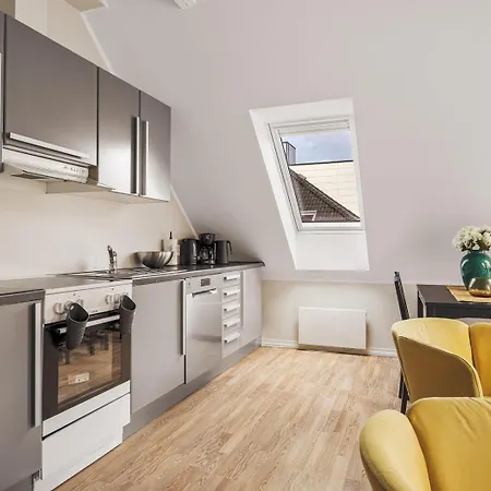 Rosen Apartment