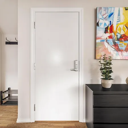 Rosen Apartment *
